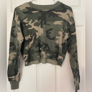 Aritzia TNA Thermal Cropped Longsleeve t-shirt